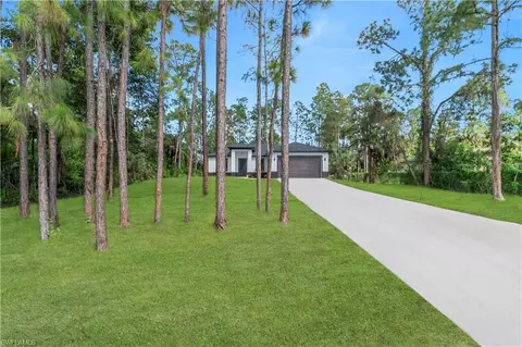 2224 Della Dr, Naples, FL 34117