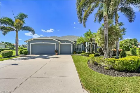 9609 Gladiolus Blossom Ct, Fort Myers, FL 33908