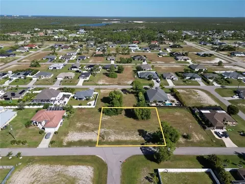 2421 NW 27th Ter, Cape Coral, FL 33993