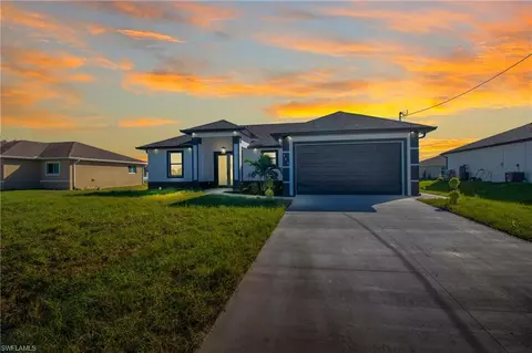 427 Petite Ave, Lehigh Acres, FL 33974