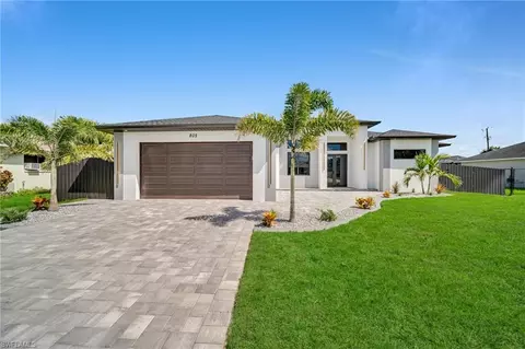 805 SW 10th Pl, Cape Coral, FL 33991