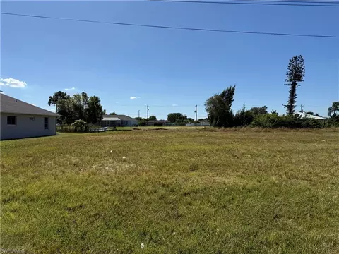 118 SW 31st Ter, Cape Coral, FL 33914