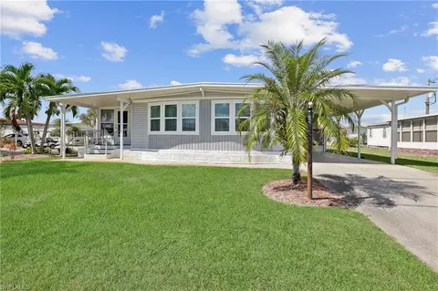 511 Pine Tree Ct, North Fort Myers, FL 33917