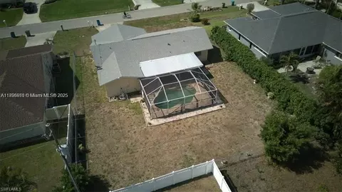 915 SE 20th St, Cape Coral, FL 33990