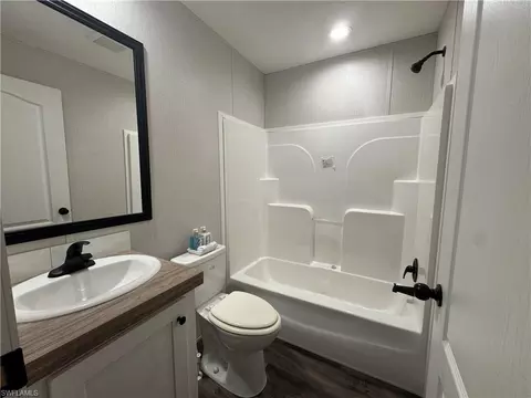 Bath - 1603 Horseshoe Loop, Moore Haven, FL 33471 photo 3 of 3