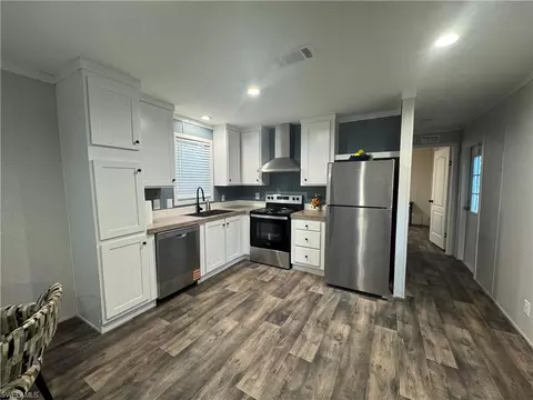 Kitchen - 1603 Horseshoe Loop, Moore Haven, FL 33471 photo 1 of 1
