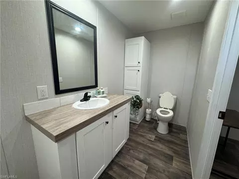 Bath - 1603 Horseshoe Loop, Moore Haven, FL 33471 photo 1 of 3