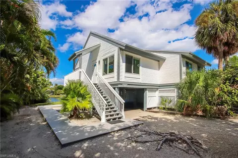 1444 Sandpiper Cir, Sanibel, FL 33957