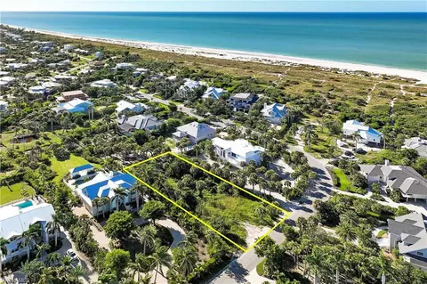 1321 Seaspray Ln, Sanibel, FL 33957