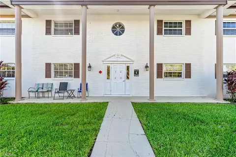 7049 New Post Dr #7, North Fort Myers, FL 33917