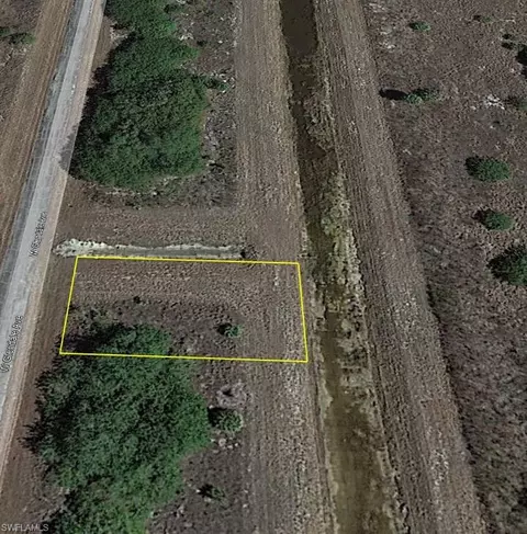 525 Glendale Ave, Labelle, FL 33935 photo 2