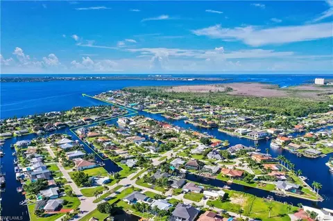 5309 Baypoint Ct, Cape Coral, FL 33904