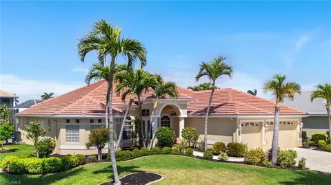 2405 Sagramore Pl, Cape Coral, FL 33914