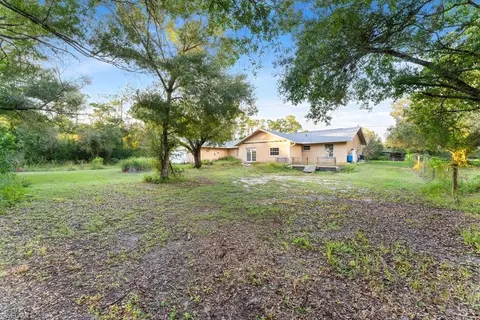 9100 Henderson Grade, North Fort Myers, FL 33917