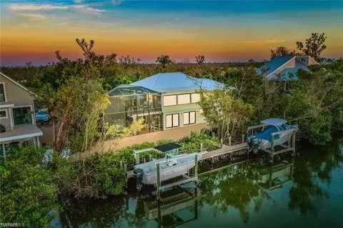 1731 Venus Dr, Sanibel, FL 33957