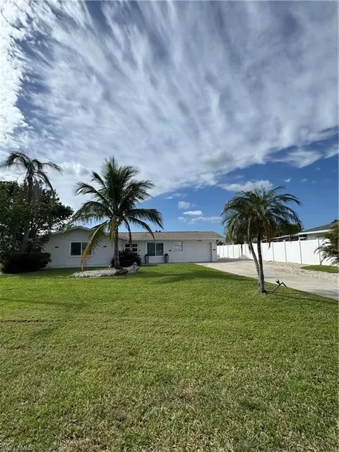3720 SE 21st Pl, Cape Coral, FL 33904