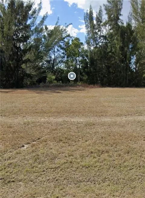 3822 NE 23rd Ave, Cape Coral, FL 33909