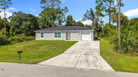 6008 Twig Ct, Labelle, FL 33935 photo 2