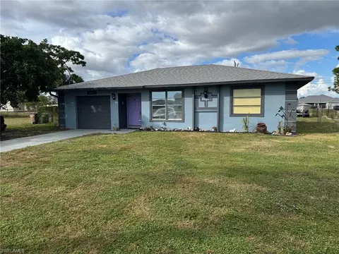 1941 NE 14th St, Cape Coral, FL 33909