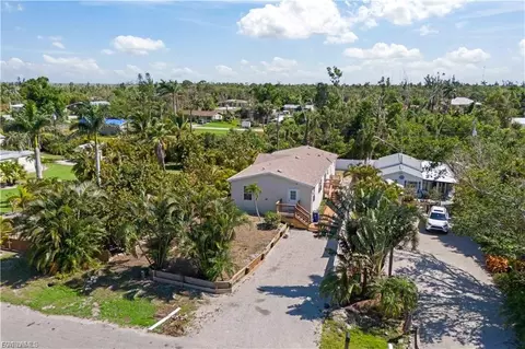 5529 Rainbow Dr, Bokeelia, FL 33922