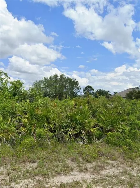6012 Laura Ave N, Lehigh Acres, FL 33971