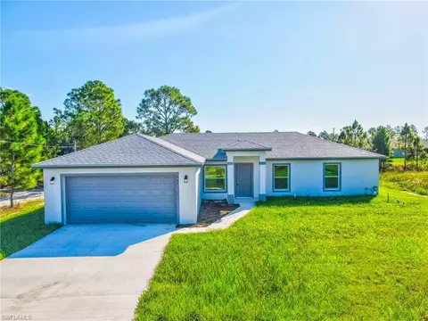 945 Memphis Ave S, Lehigh Acres, FL 33974