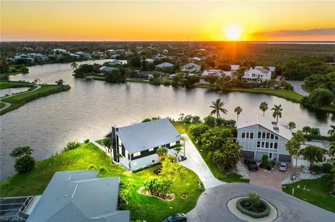 9127 Mockingbird Dr, Sanibel, FL 33957