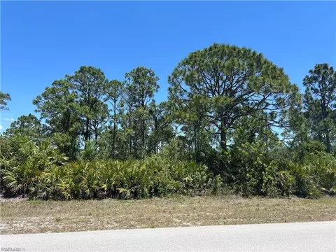 1135 Jaguar Blvd, Lehigh Acres, FL 33974