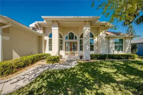 417 SE 13th St, Cape Coral, FL 33990