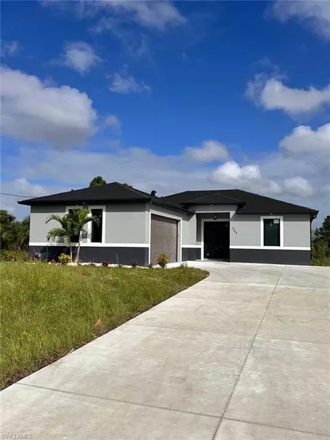 737 Cairo St E, Lehigh Acres, FL 33974