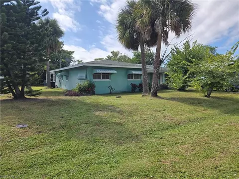 1750 Bikini Ct, Cape Coral, FL 33904