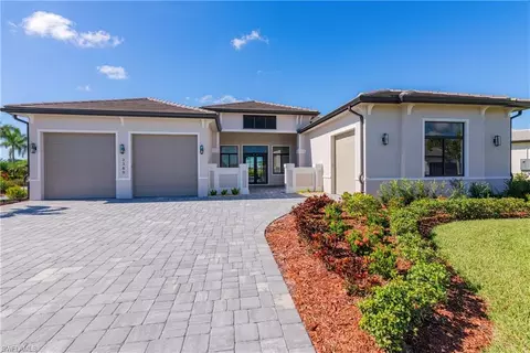 3389 Chestnut Grove Dr, Alva, FL 33920