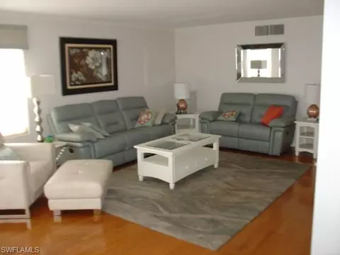 2350 W 1st St #606, Fort Myers, FL 33901