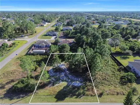 3015 32nd St SW, Lehigh Acres, FL 33976