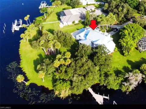 16470 Oakview Cir, Alva, FL 33920