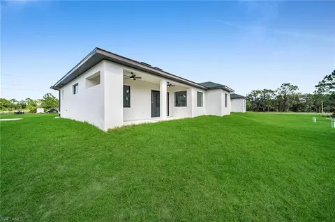 Exterior - 1152 Eclipse St E, Lehigh Acres, FL 33974 photo 2 of 3