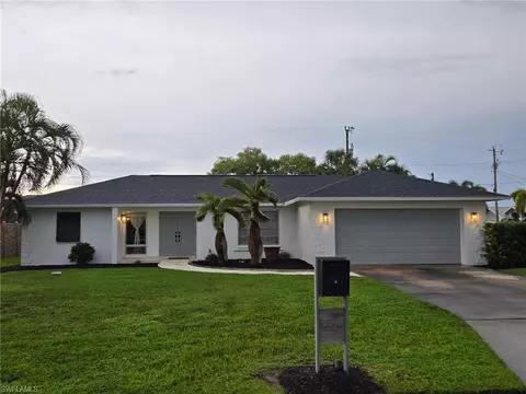1215 SE 37th Ln, Cape Coral, FL 33904