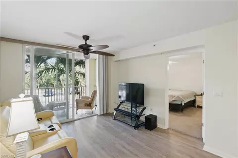 4113 Residence Dr #215, Fort Myers, FL 33901