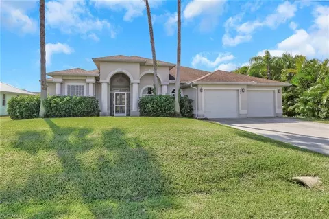 402 SE 15th Ter, Cape Coral, FL 33990