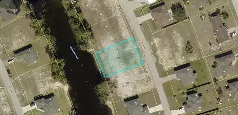 3208 NW 4th Pl, Cape Coral, FL 33993