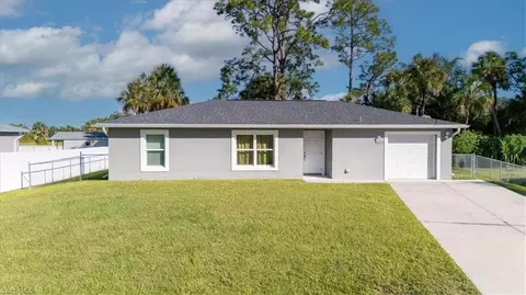 8073 Sherwood Cir, Labelle, FL 33935