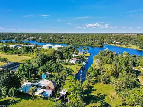 1891 Seminole Harbor Dr, Alva, FL 33920
