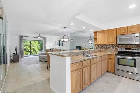 126 Pinebrook Dr, Fort Myers, FL 33907
