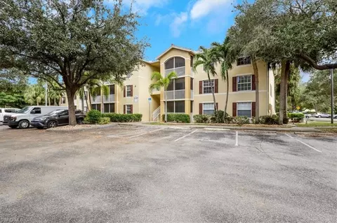 4149 Residence Dr #818, Fort Myers, FL 33901