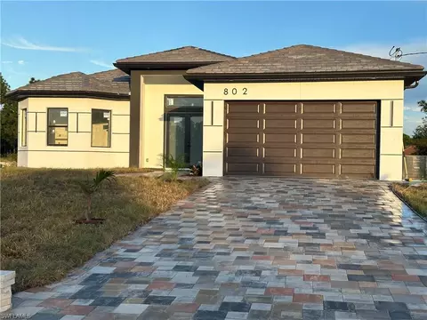 802 Pine Ave, Lehigh Acres, FL 33972