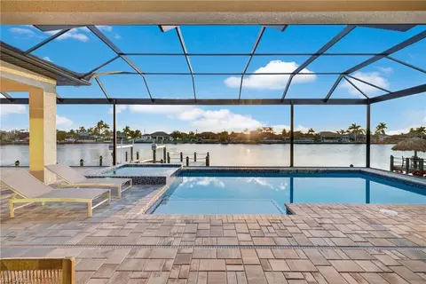 418 SW 33rd Ave, Cape Coral, FL 33991