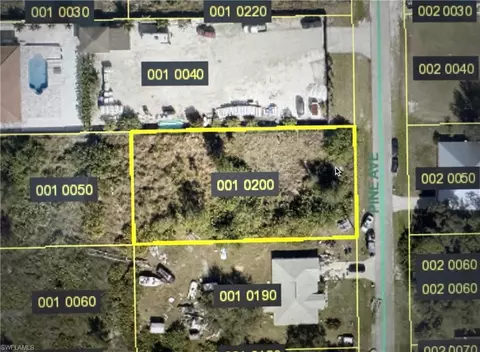 815 Pine Ave, Lehigh Acres, FL 33972