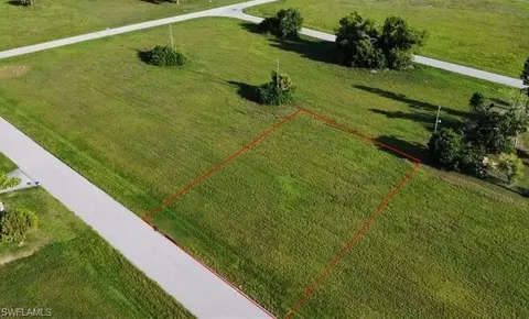 1720 NE 17th St, Cape Coral, FL 33909