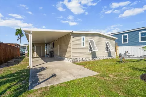 2971 York Rd, Saint James City, FL 33956
