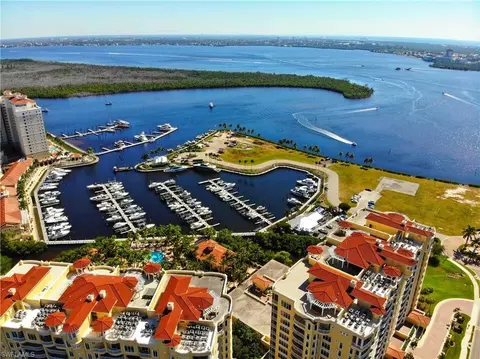 6081 Silver King Blvd #202, Cape Coral, FL 33914